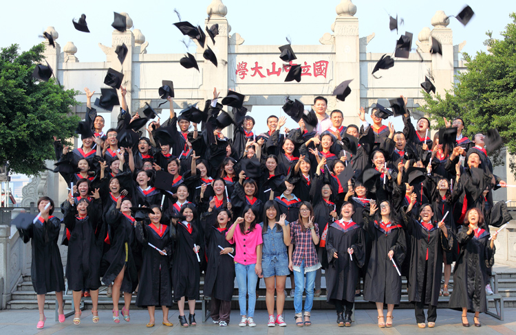 广州达德学校2012年6月份部分毕业生合影