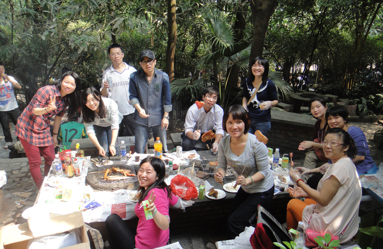 达德教育集团总部2012大夫山烧烤游玩