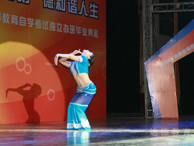 优雅柔软的傣族舞蹈
